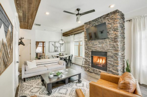 Dtwn Blowing Rock Condo with Private Hot Tub! Blowing Rock